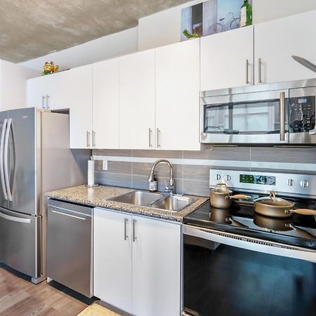 Spacious Corner Apartment Downtown Toronto Extérieur photo
