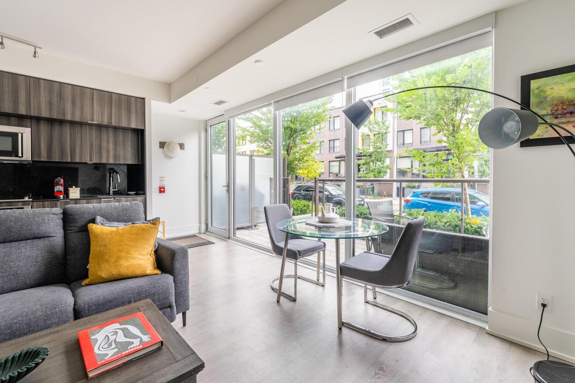 Spacious Corner Apartment Downtown Toronto Extérieur photo