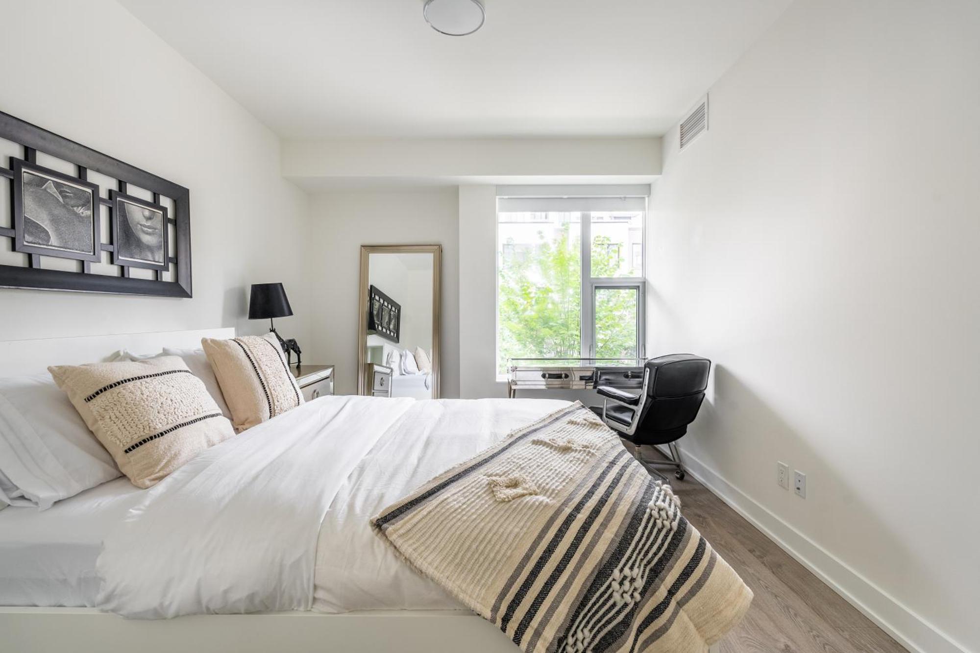 Spacious Corner Apartment Downtown Toronto Extérieur photo