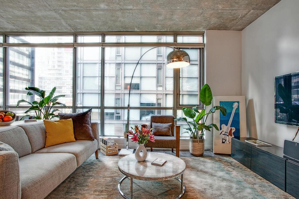 Spacious Corner Apartment Downtown Toronto Extérieur photo